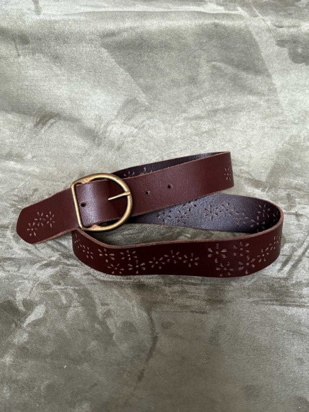 ITALIAN LEATHER Vintage Boho Style Floral Cutout Belt SZ M/L 42”, Made in USA - Picture 2 of 16